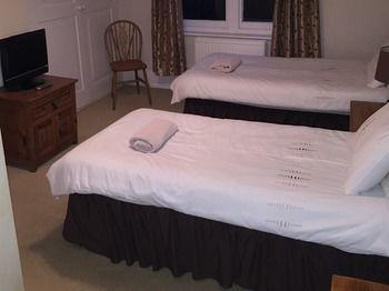 Отель The Northbrook Arms Micheldever Экстерьер фото