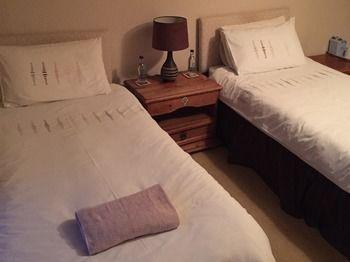 Отель The Northbrook Arms Micheldever Экстерьер фото