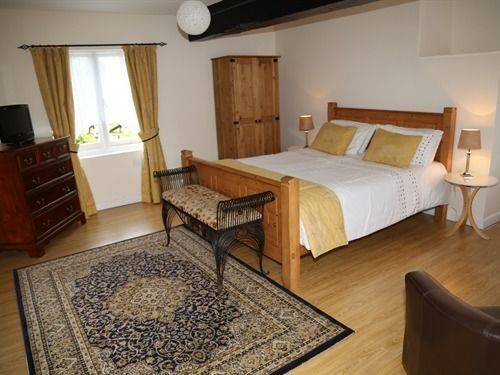 Отель The Northbrook Arms Micheldever Экстерьер фото