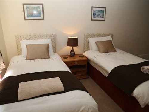 Отель The Northbrook Arms Micheldever Экстерьер фото