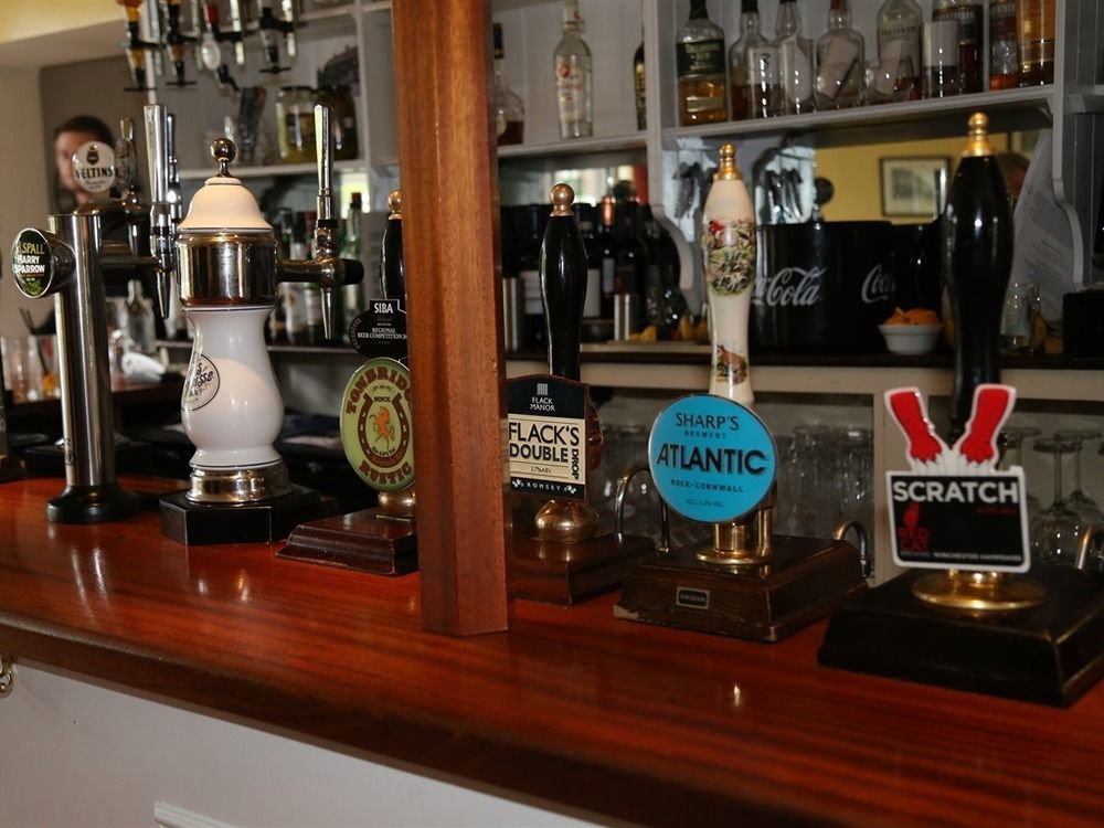 Отель The Northbrook Arms Micheldever Экстерьер фото